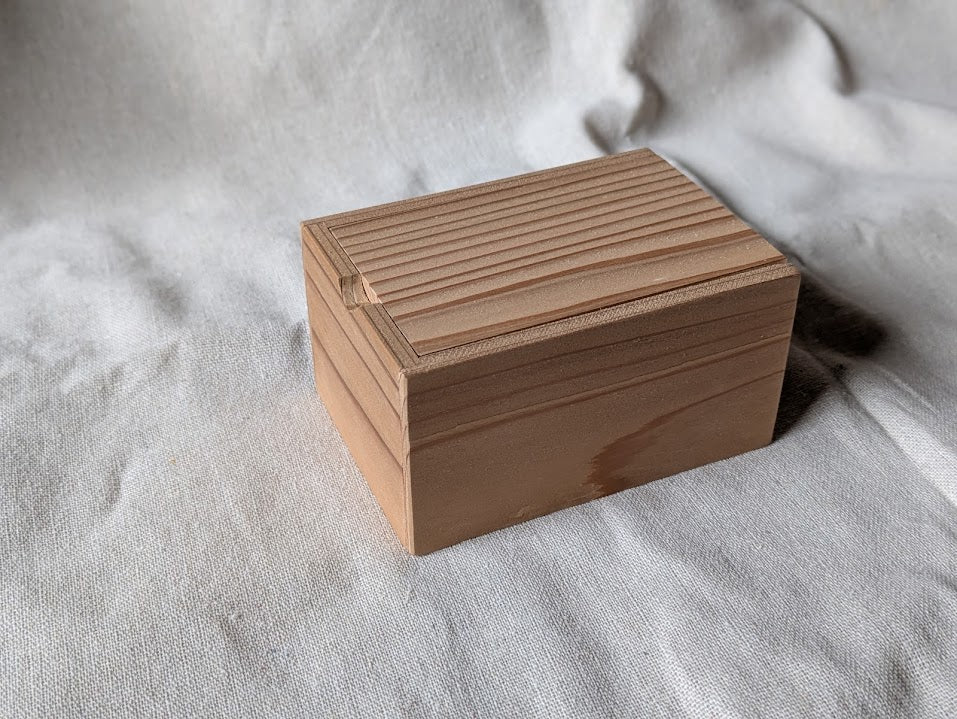 杉の小箱